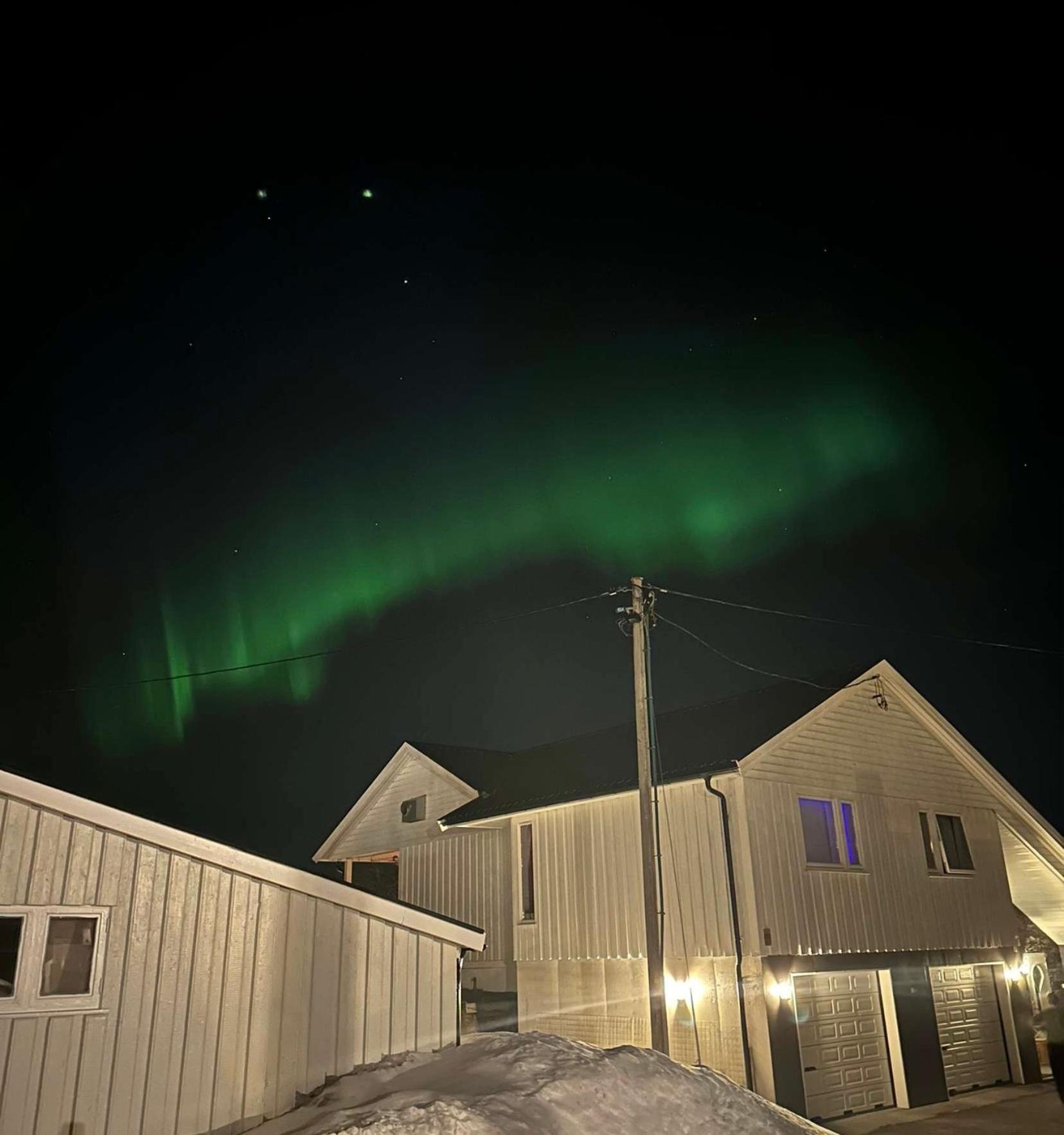 Leilighet Ved Porten Til Senja Lägenhet Finnsnes Exteriör bild